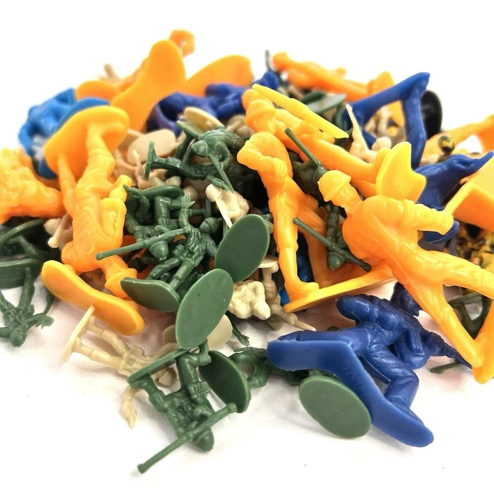 Vintage Plastic Army Men Lot Mixed Soldiers Construction Figures 100+